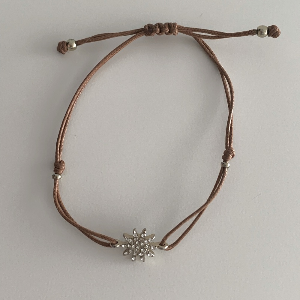 String Bracelet with Star Shaped Faux Diamonds